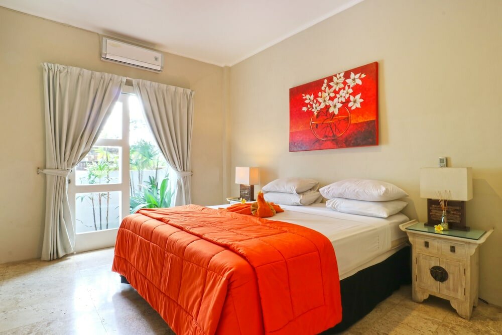 Фото Bali Mystique Hotel and Apartments