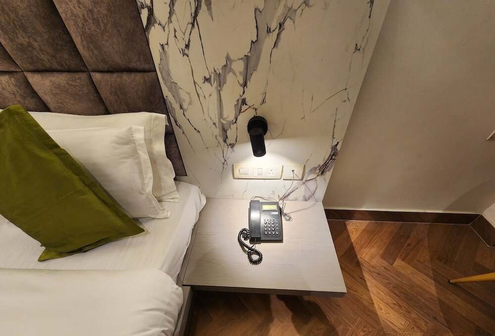 Фото Hotel Square 9 Inn