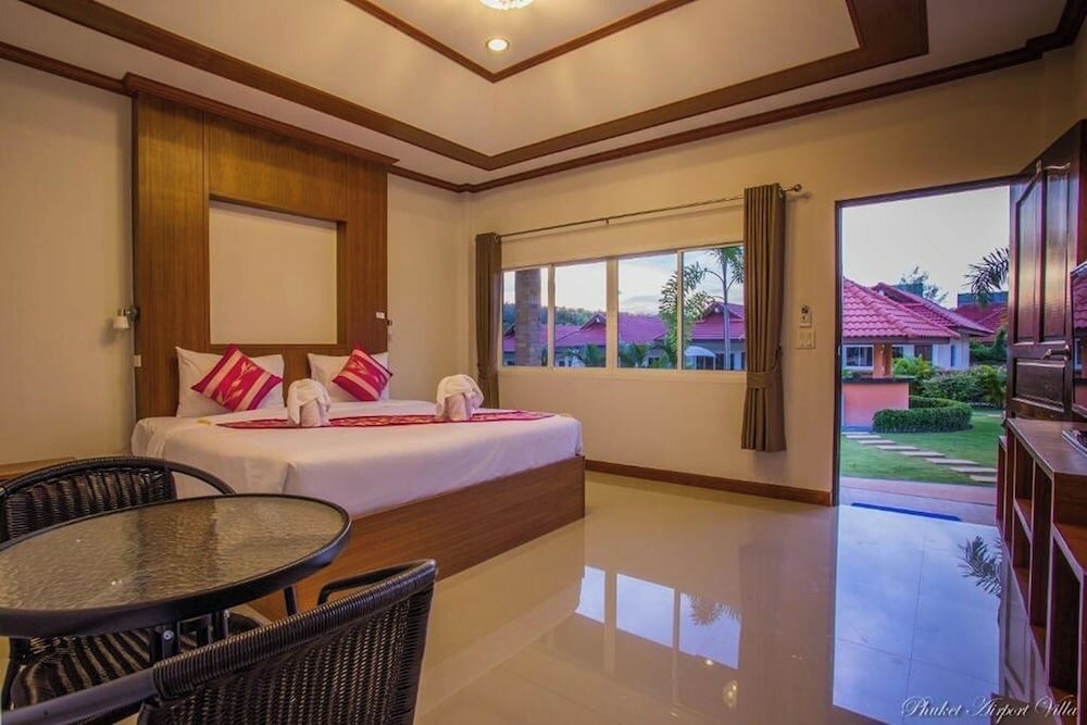 Фото Phuket Airport Villa