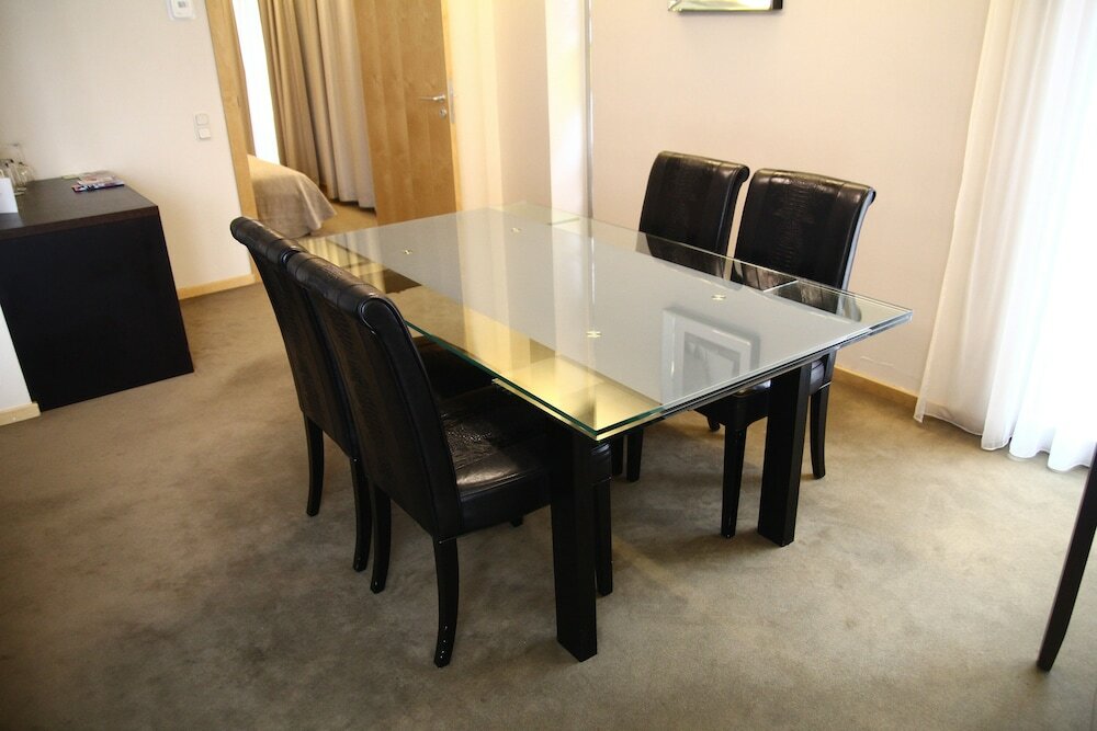 Фото Royal Square Hotel & Suites