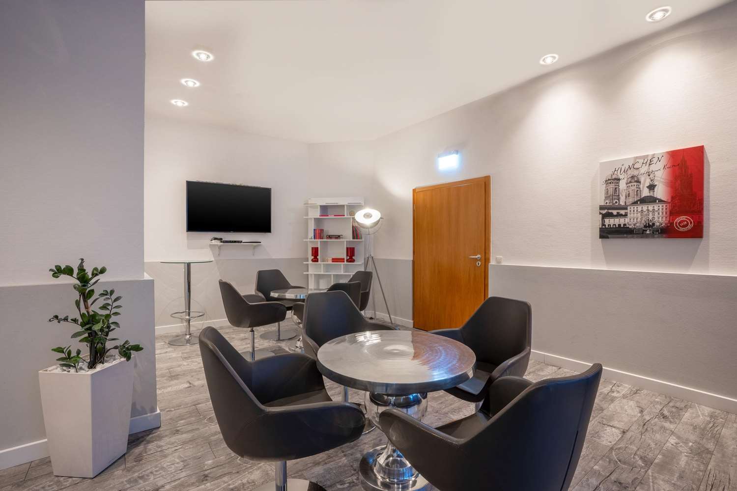 Фото Qu Hotel Augsburg