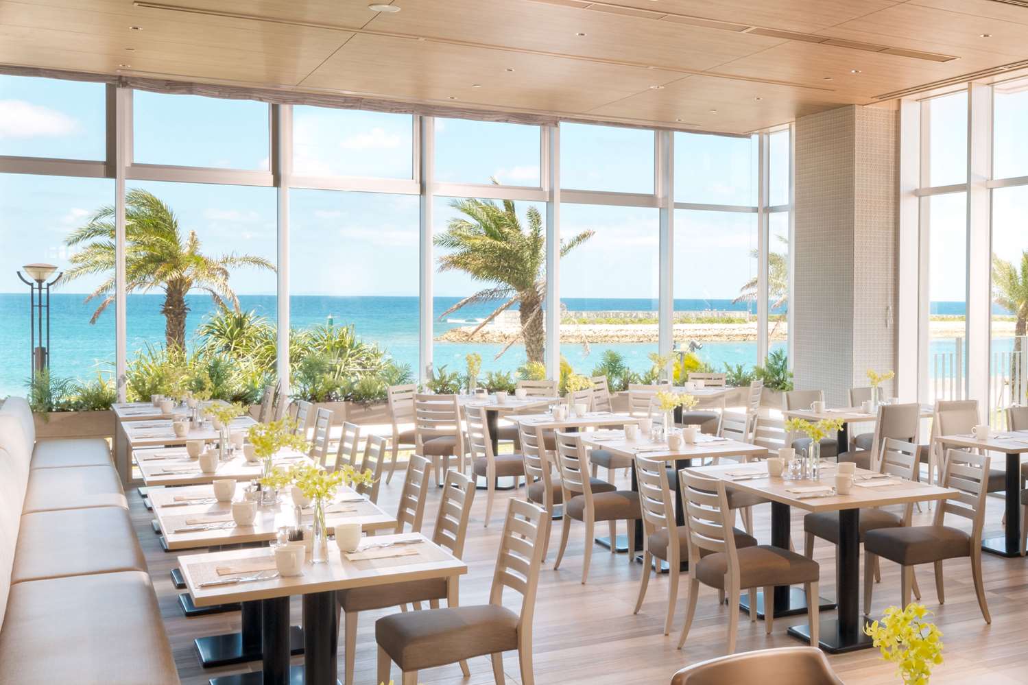 Фото DoubleTree by Hilton Okinawa Chatan Resort