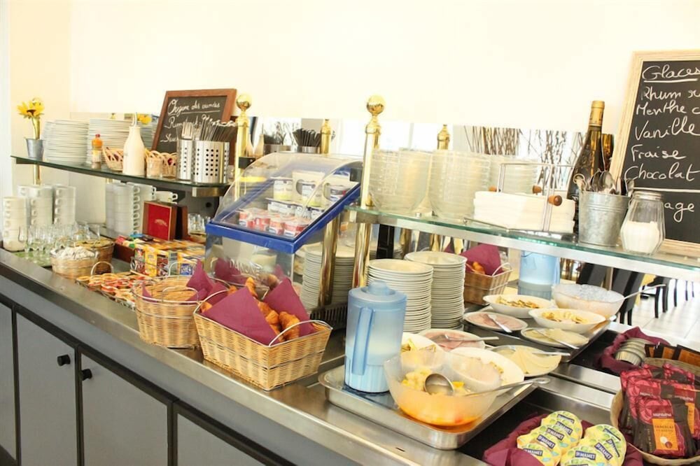 Фото The Originals City, Angers Sud – Le Village 49