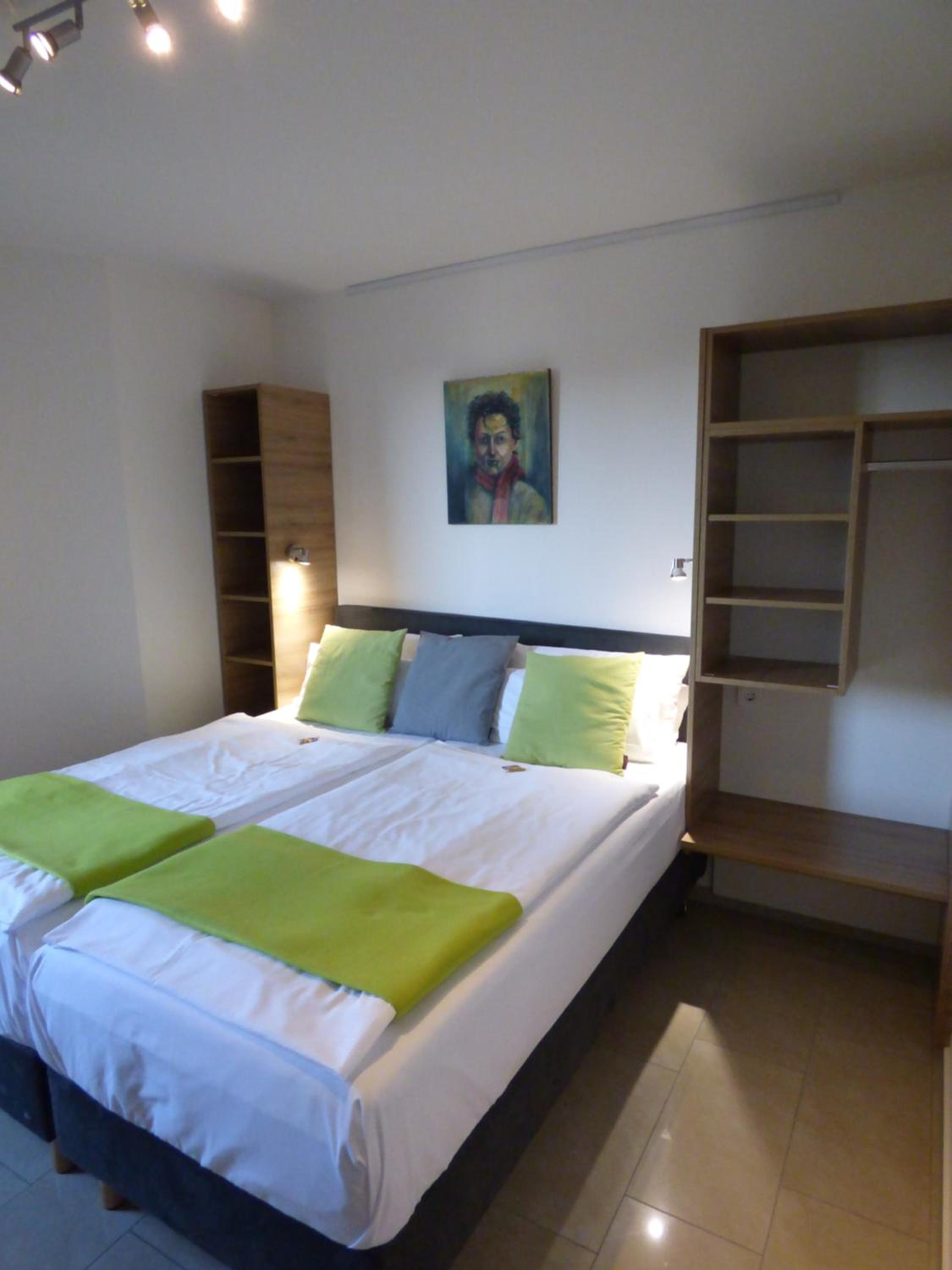 Фото Art Inn Hotel Dinslaken