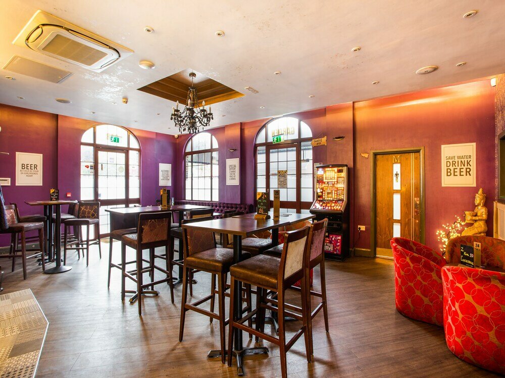 Фото Oyo The Arch, Wembly Stadium