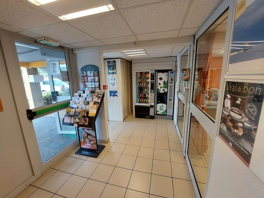 Фото Hotel The Originals Saintes Ouest Recouvrance