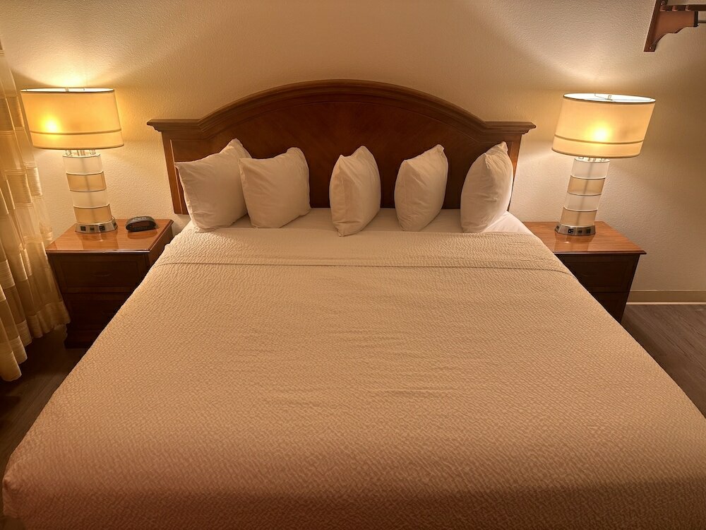 Фото Ramada by Wyndham Anchorage Downtown