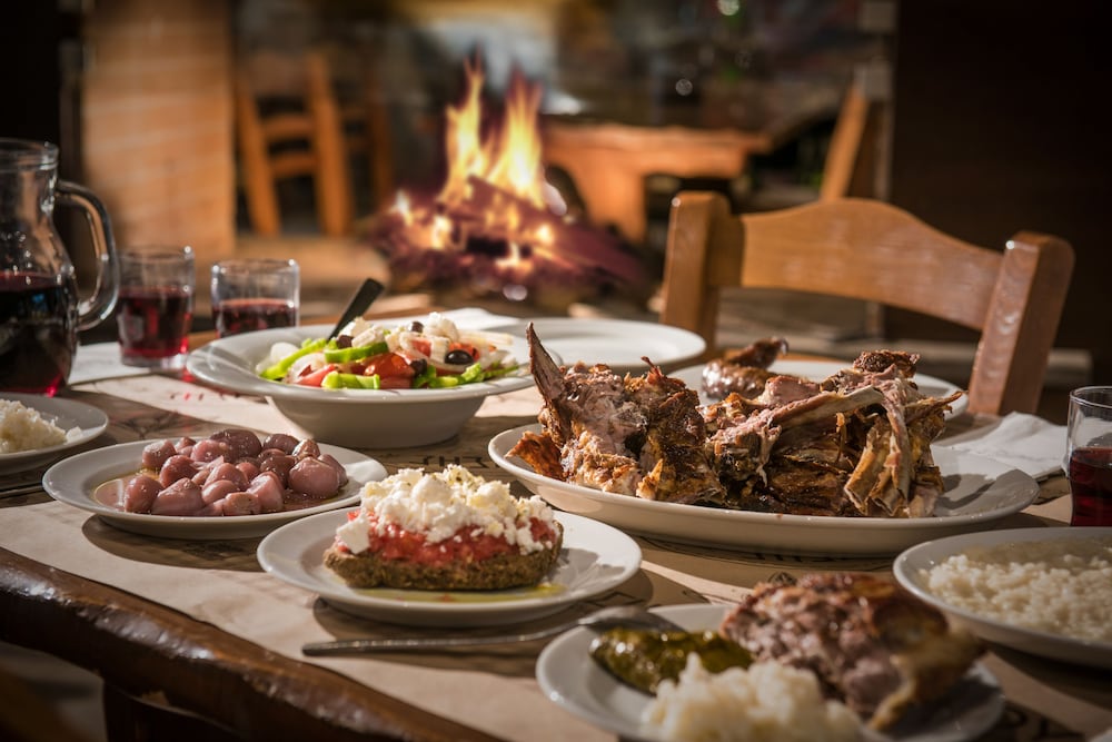 Фото Petousis Hotel & Suites