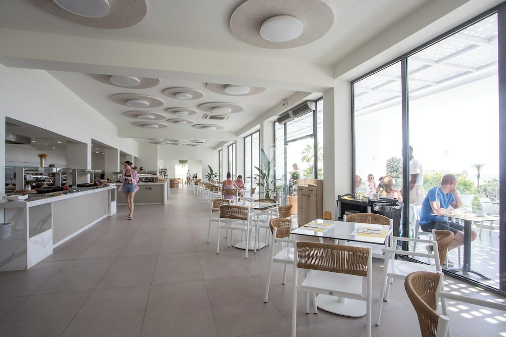 Фото Ellia Hotel