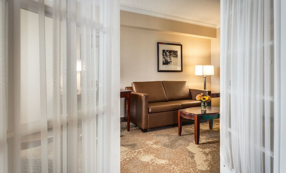 Фото Monte Carlo Inn & Suites Downtown Markham