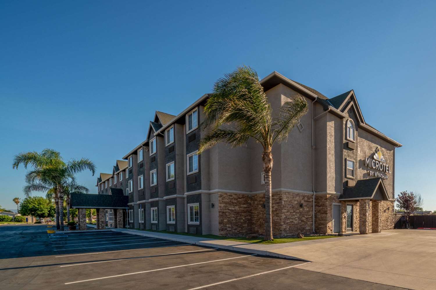 Фото Microtel Inn & Suites by Wyndham Tracy