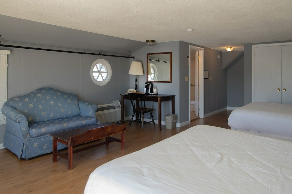 Фото Fishermans Wharf Inn