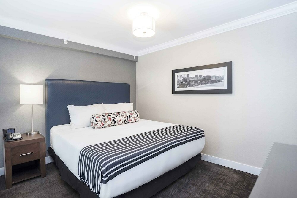 Фото Sandman Signature Prince George Hotel