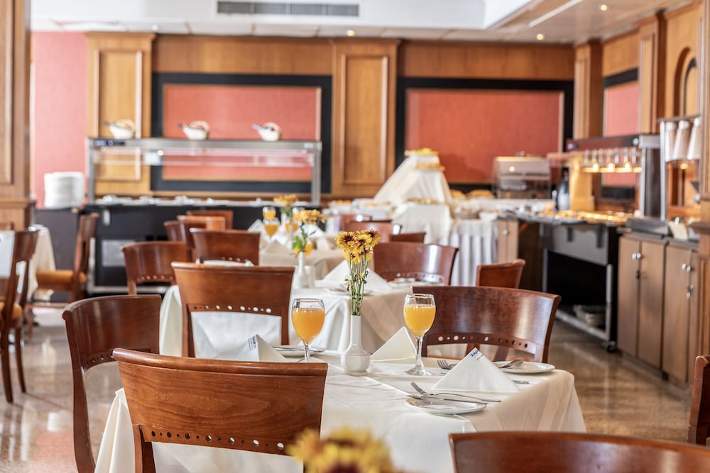 Фото Kapetanios Limassol Hotel