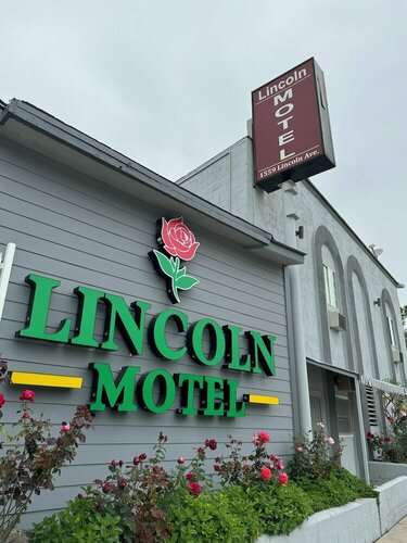 Гостиница Lincoln Motel в Пасадене