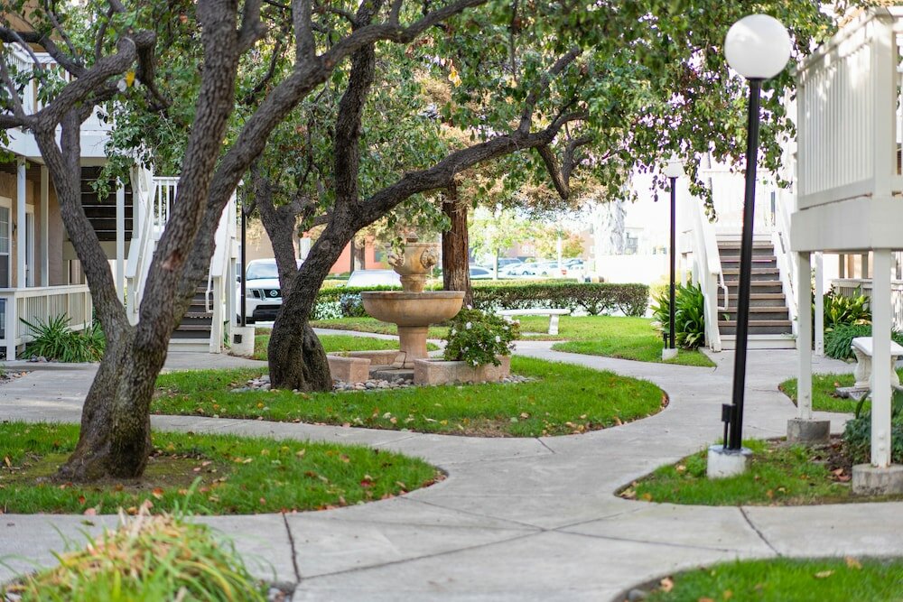 Фото Chase Suite Hotel Newark