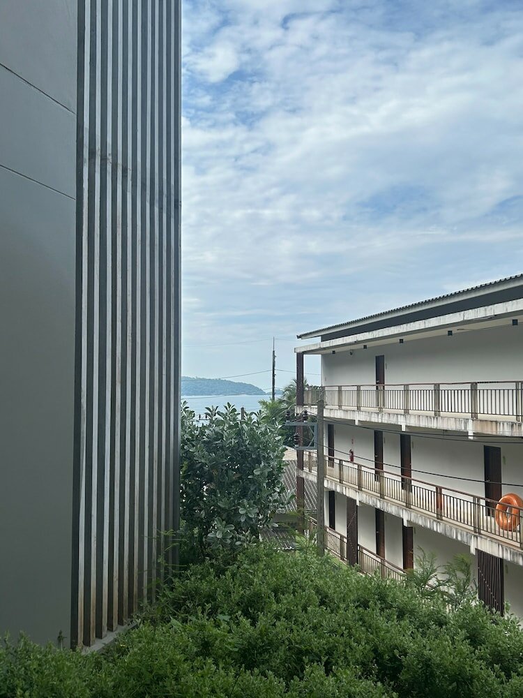 Фото Oceanfront Beach Resort