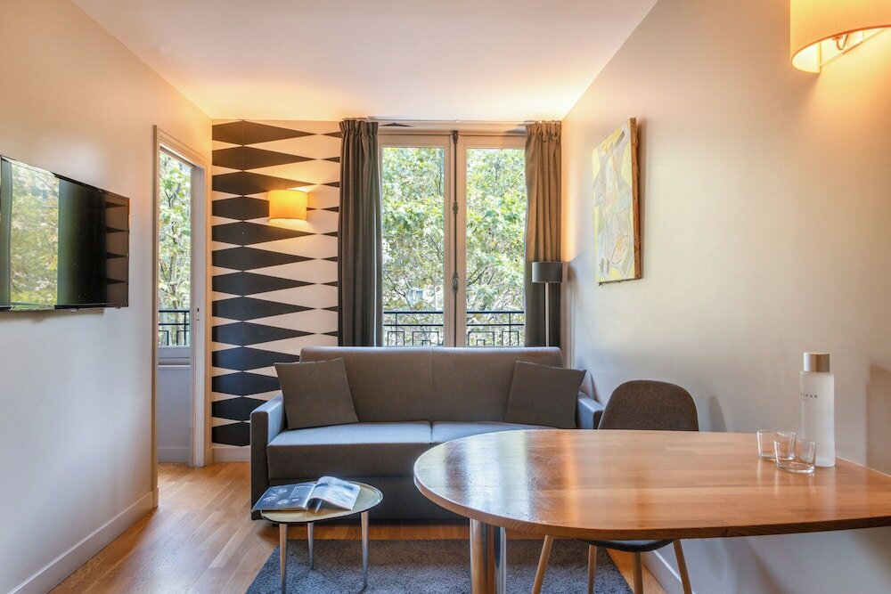 Фото Suites and Hotel Helzear Champs Elysees