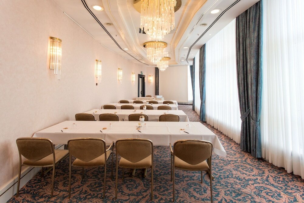 Фото Radisson Blu Hotel, Cottbus