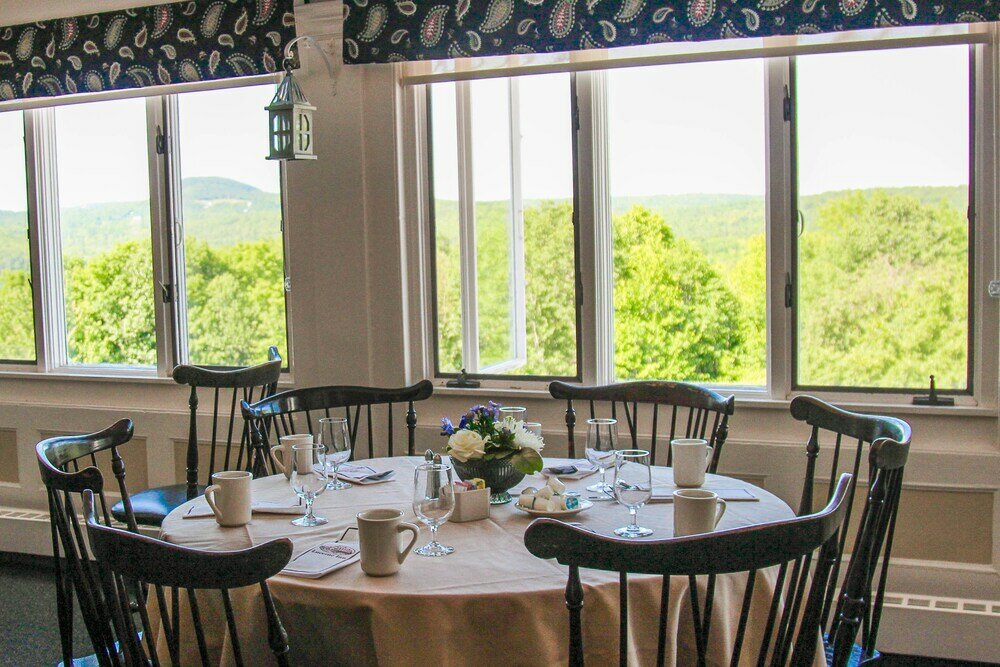 Фото The Lucerne Inn