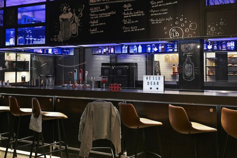 Фото Moxy Edinburgh Fountainbridge