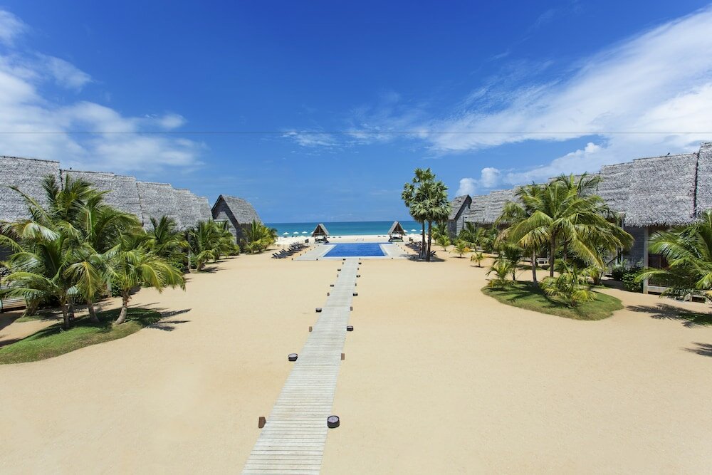 Фото Maalu Maalu Resort & SPA Pasikuda