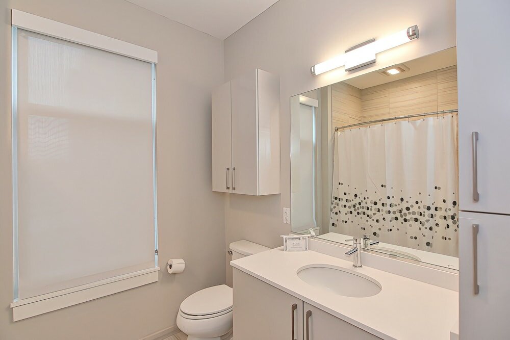 Фото Global Luxury Suites East Boston