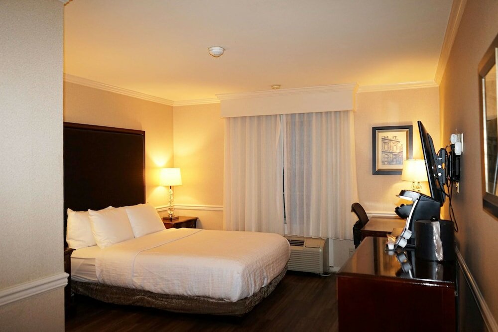 Фото Wingate by Wyndham Bellingham Heritage Inn
