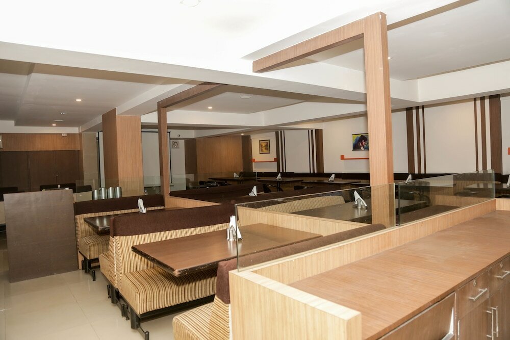 Фото Hotel Grand Bee