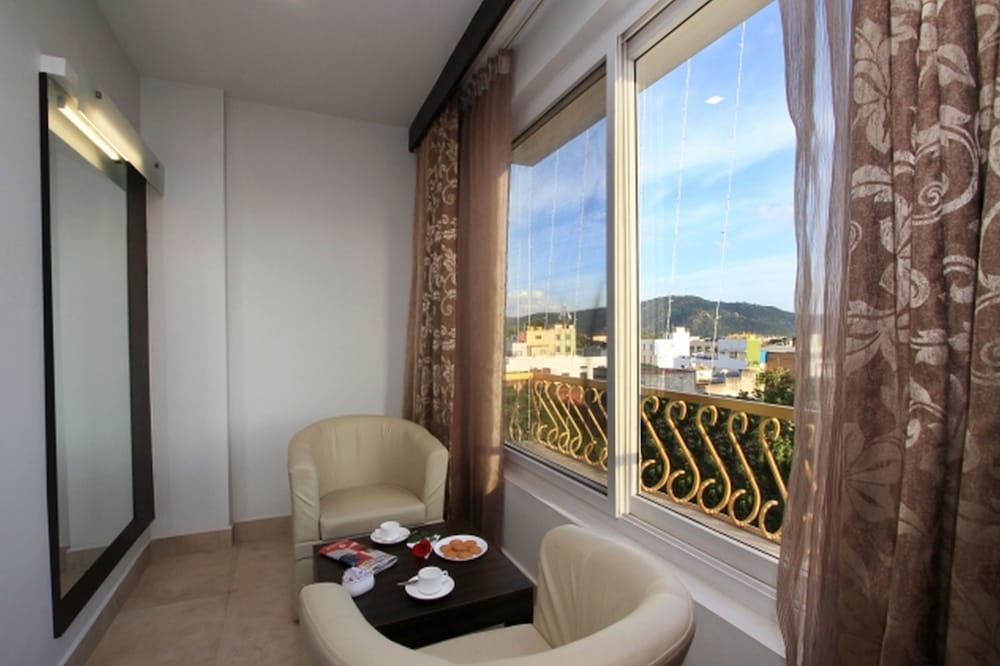 Фото Ni Ambaari Suites