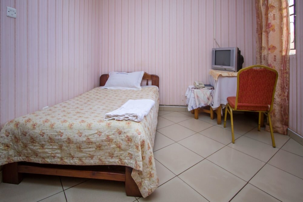 Фото Chez Johnson Hotel