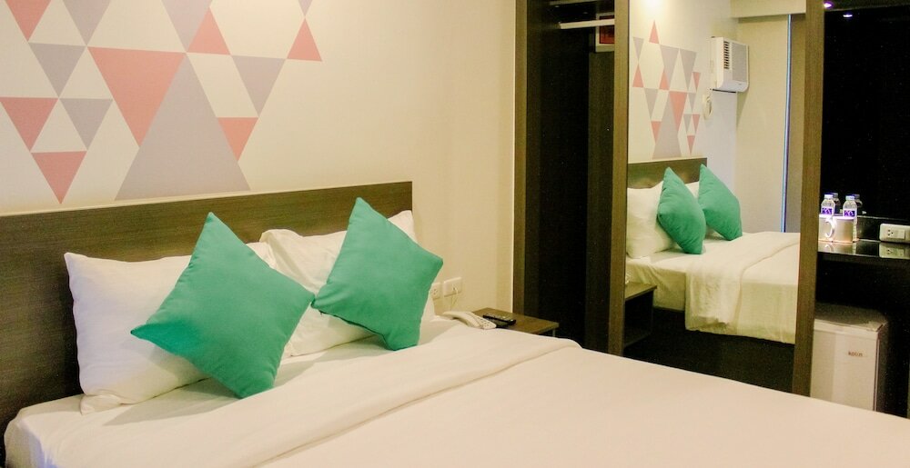 Фото Mabolo Royal Hotel