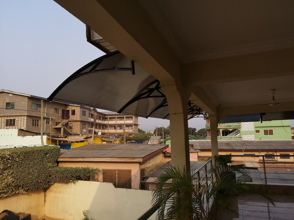 Фото The Golden Apple