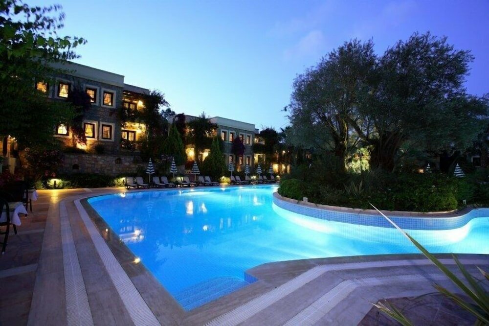 Фото Zeytinada Hotel