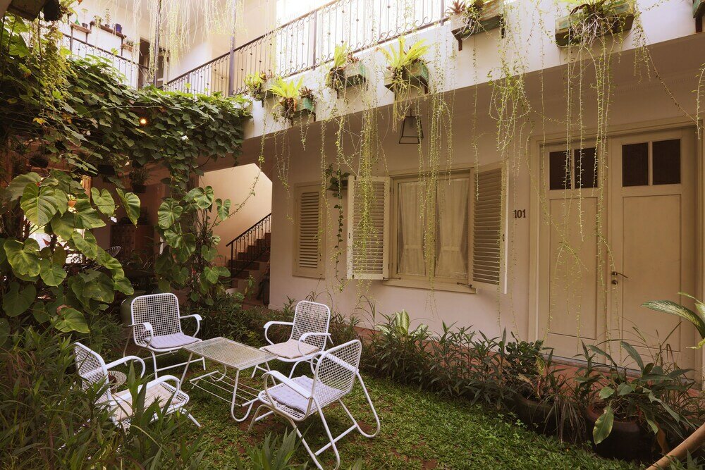 Фото Brown Feather Hotel