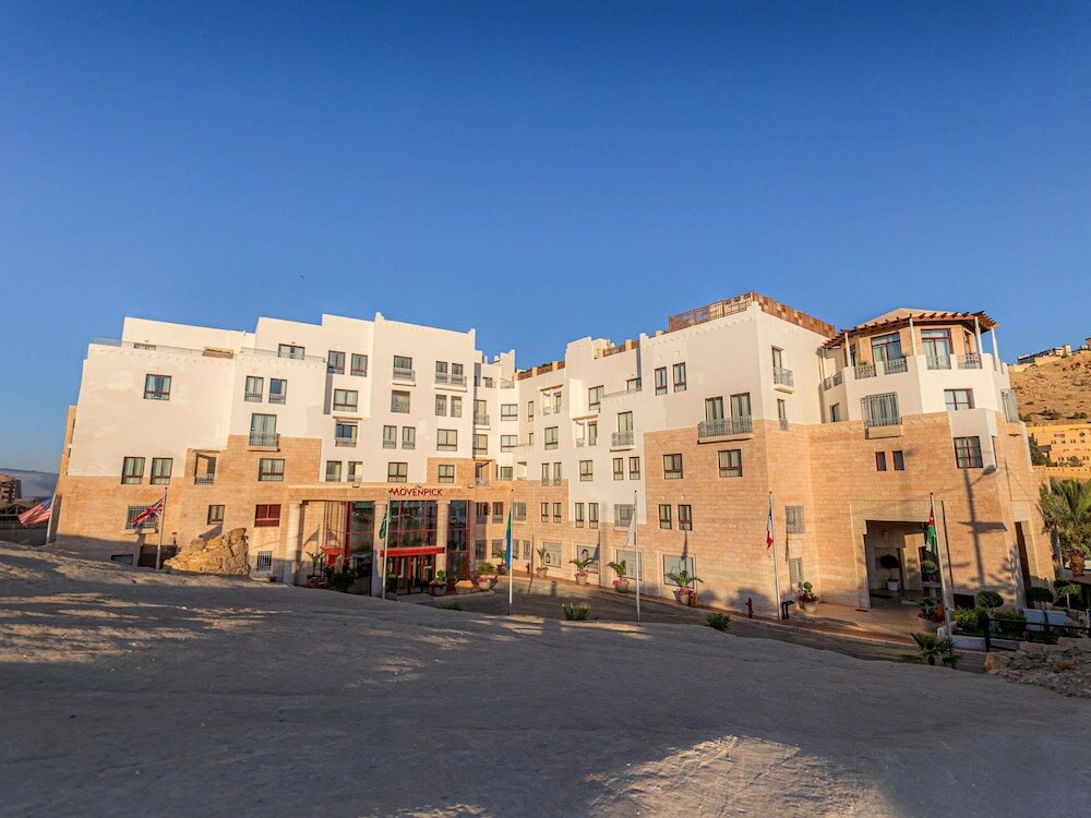 Фото Mövenpick Resort Petra