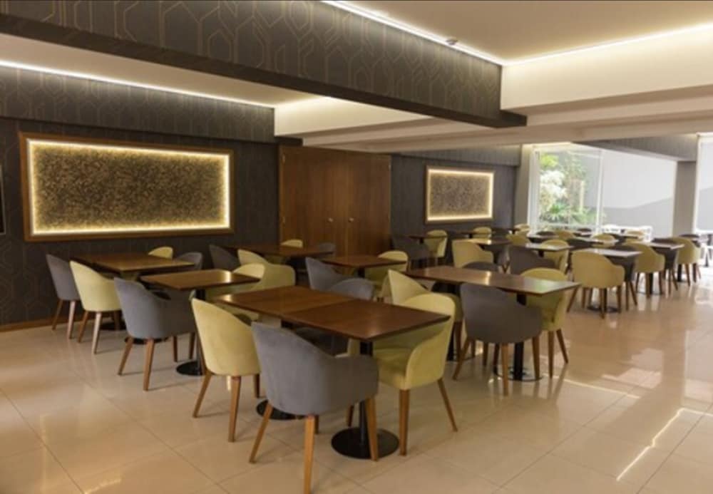 Фото Urbana Class Hotel