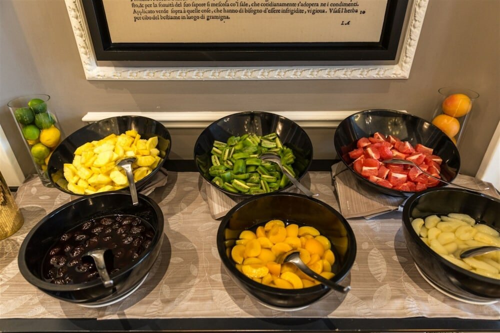 Фото Plaza Hotel Lucchesi