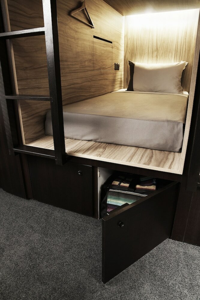 Фото The POD Boutique Capsule Hotel