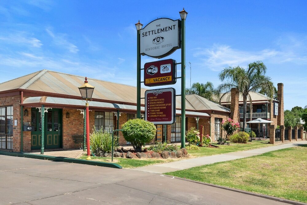 Фото отеля 1