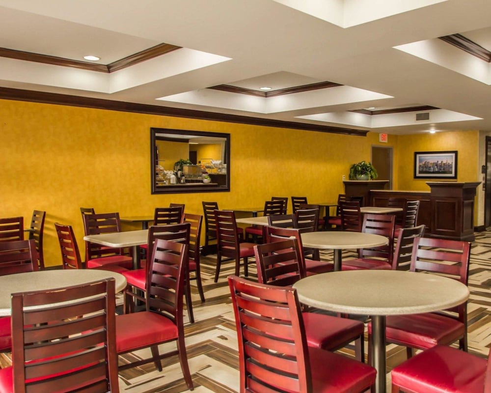 Фото Quality Suites Nyc Gateway