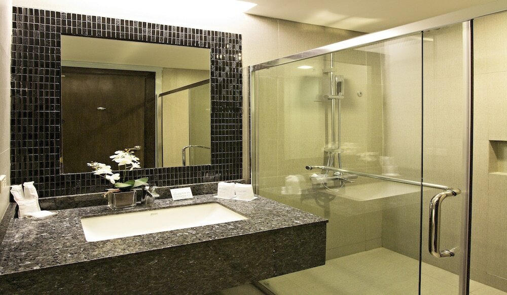 Фото Bayfront Hotel Cebu - North Reclamation