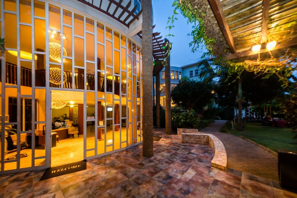 Фото отеля 2