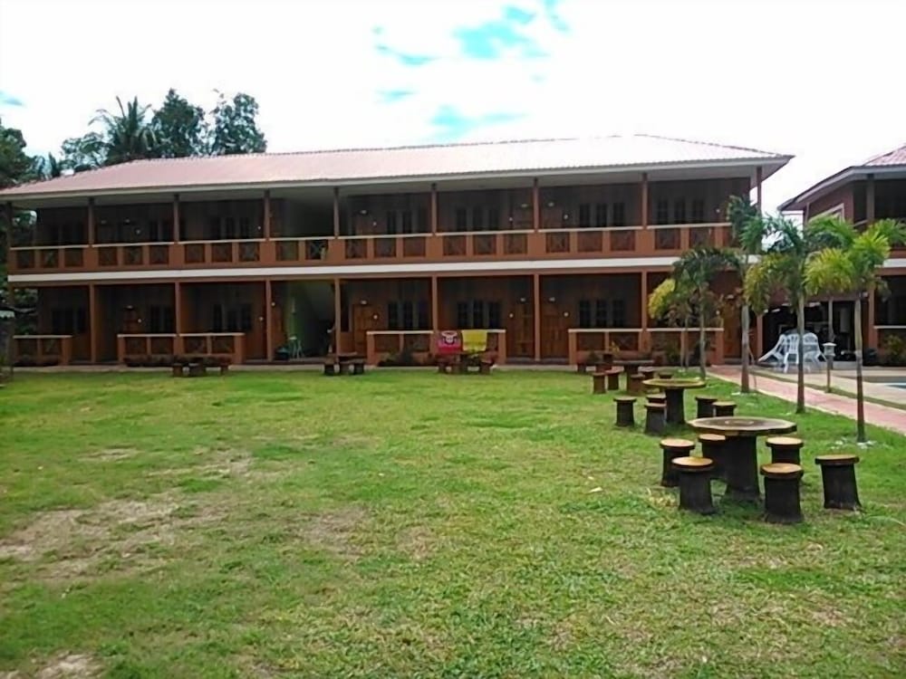 Фото Purnama Beach Resort