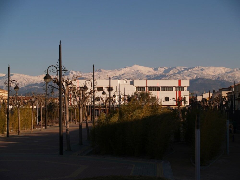 Фото Hotel Corona de Atarfe