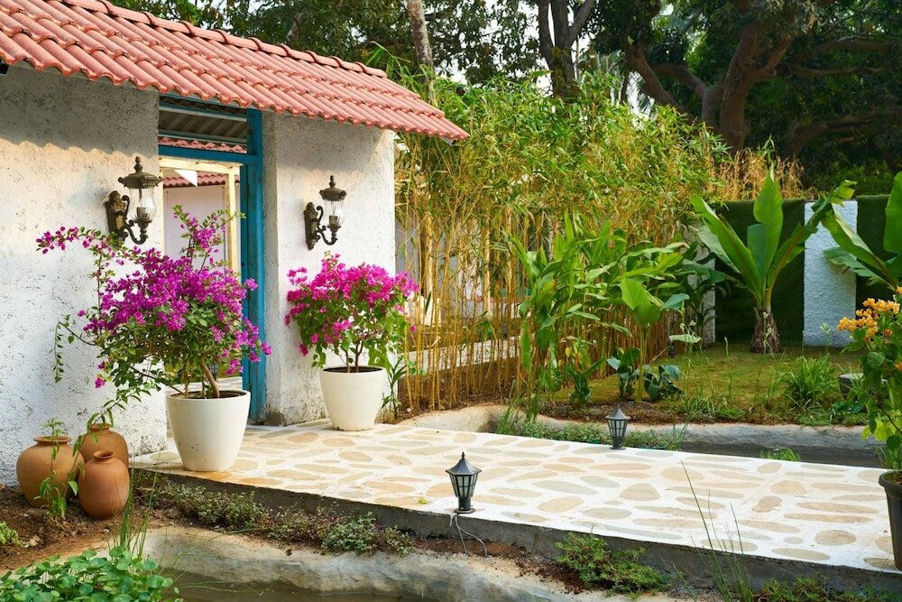 Фото Capital O 29342 Blu Resorts