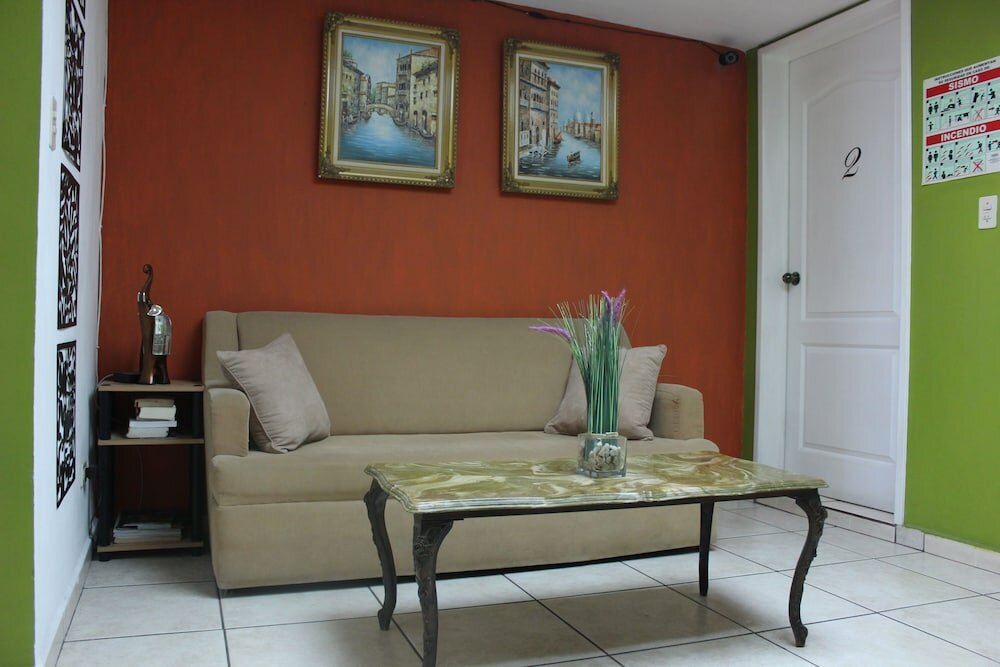 Фото Hotel Tazumal House