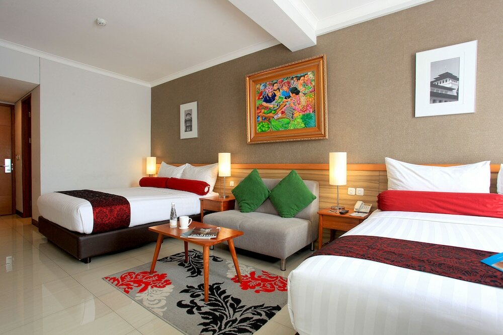 Фото Ivory Hotel Bandung