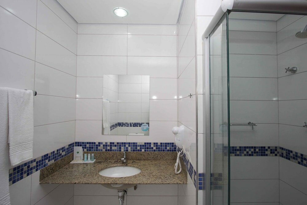 Фото Bristol Exceler Plaza Hotel