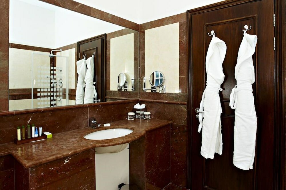 Фото Courthouse Hotel